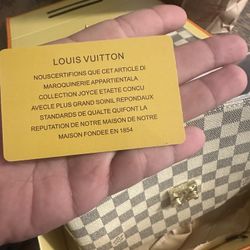 LOUIS Vuitton 