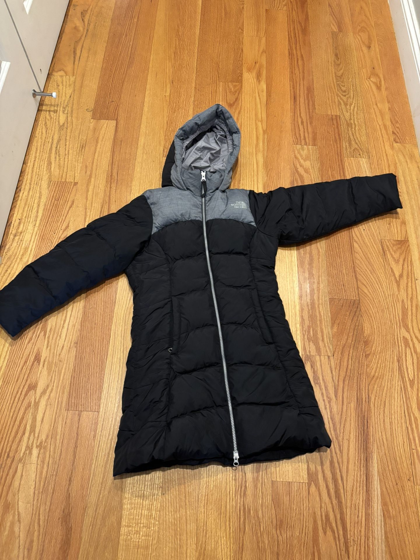 Girls North Face winter jacket size 10/12