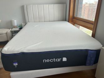 Twin Nectar Memory Foam Mattress – Excellent Condition