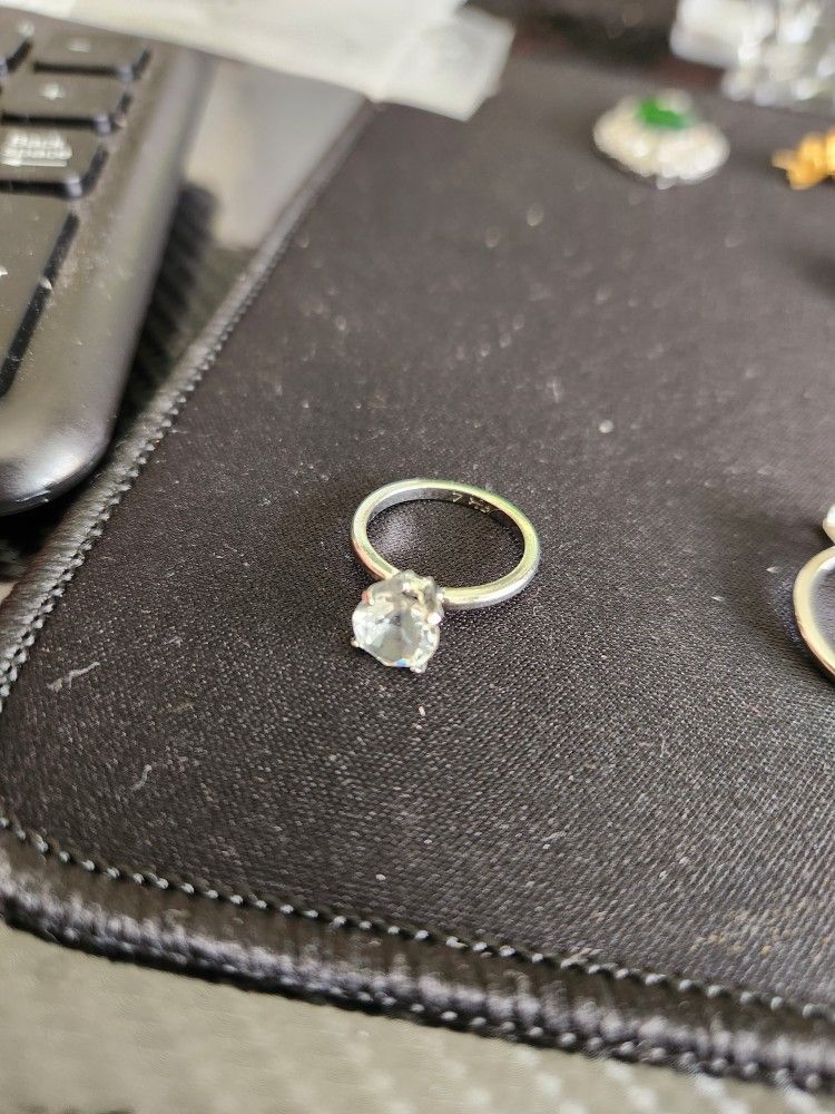 antique 1.25 carat cubic zirconia ring size5