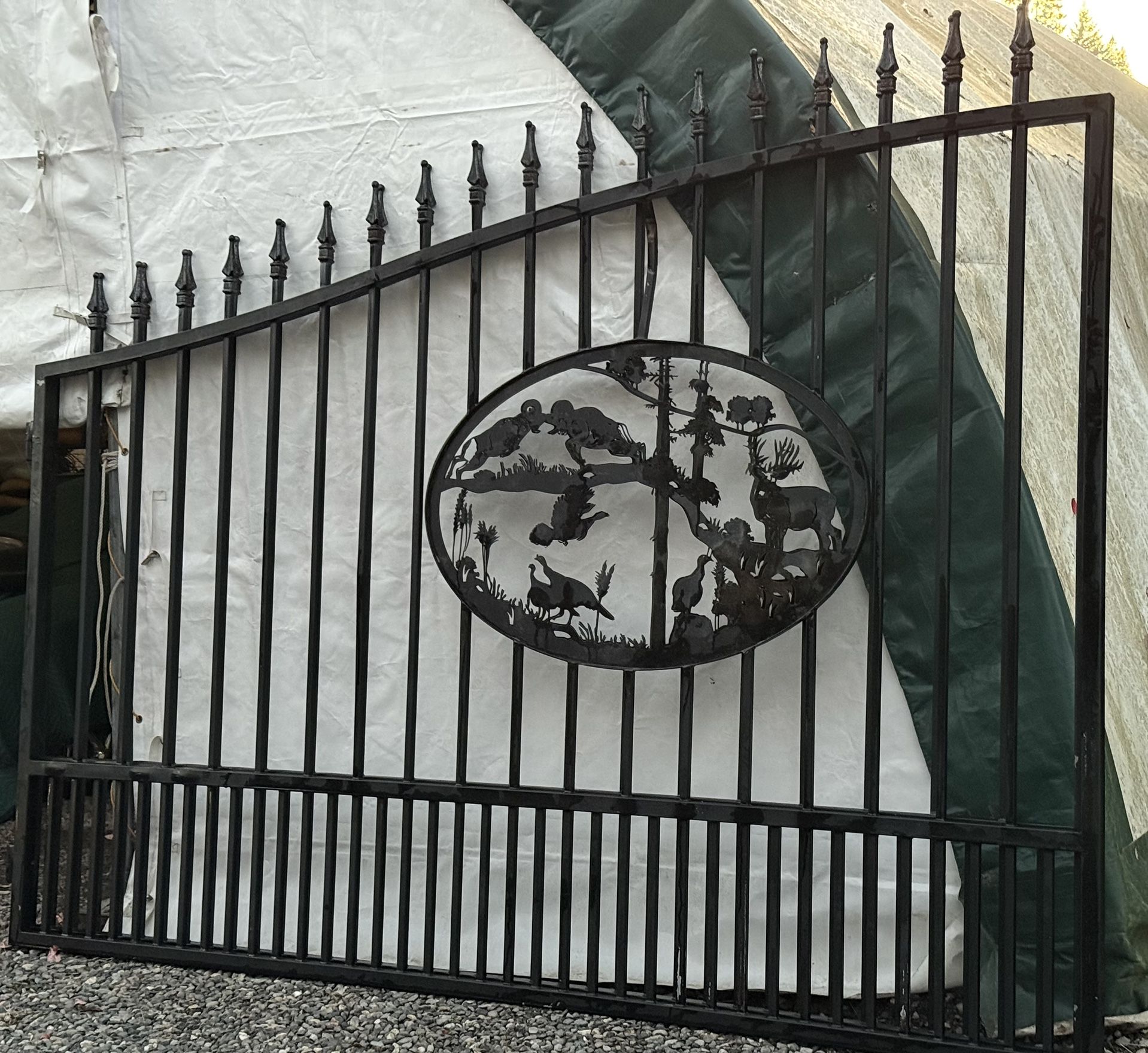 20 foot Bi-Parting Gate w/ Hinges 2 10ft half’s *New Never Installed*