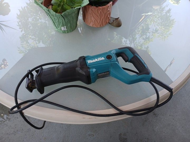 Makita Saws Like New