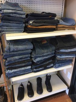 LEVIS  LEVIS JEANS SOME WORK JEANS SOME LIKE NEW ALL GOOD TO EXCELLENT CONDITION  WE HAVE OTHER BRANDS AVAILABLE AS WELL “WE’VE MADE IT INCREDIBLY EAS