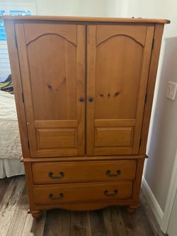 Free Armoire