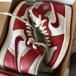 Jordan Retro High OG Varsity Red - Size 7