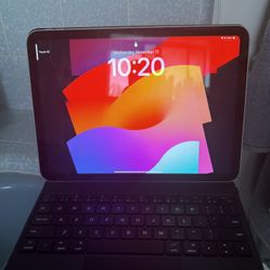 iPad (10th Gen.) w/keyboard/Apple Pencil 
