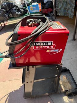 Lincoln Electric MIG Welder with Cart