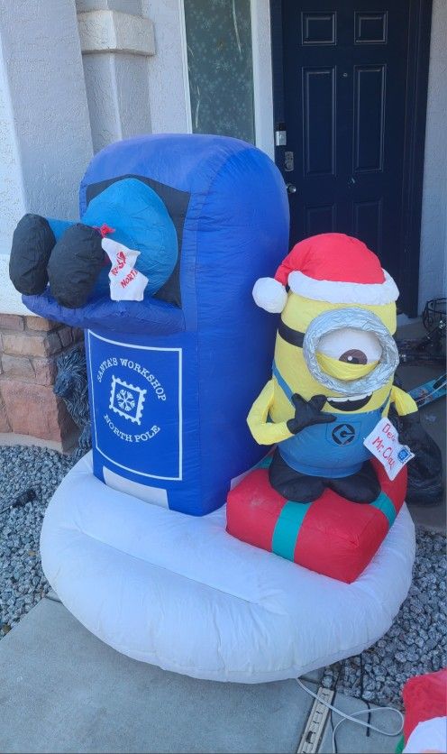 Minion Christmas Inflatable 