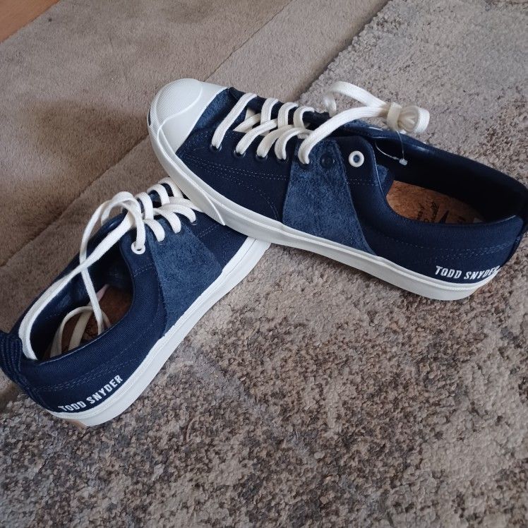 Tom Snyder Converse In Like New Condition.