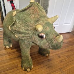 Animatronic Ride-on  Dinosaur Triceratops 