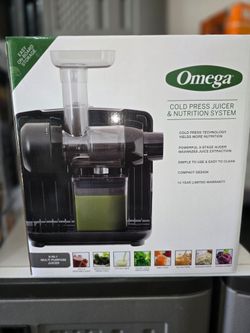 OMEGA COLD PRESS JUICER, NEW IN BOX