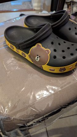 Crocs Size 6 Men & Size 8 Women