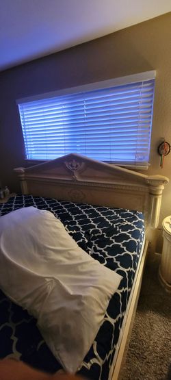 Bedroom set ca king sz Italian furniture