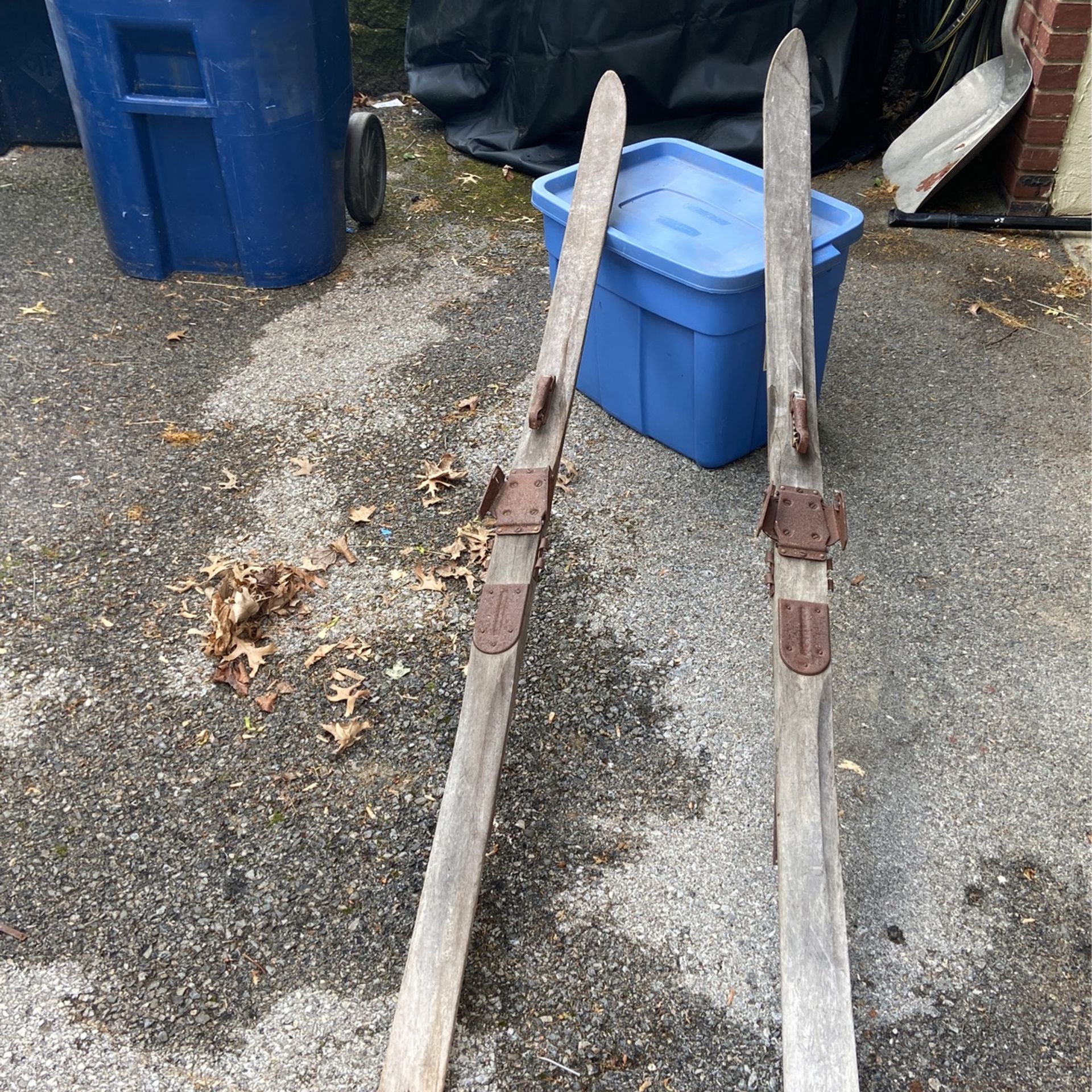 Antique Wood Ski