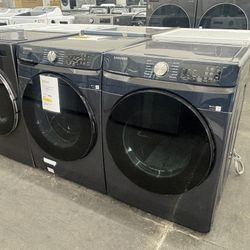 SAMSUNG 4.5 cu. ft. Front Load Washer & 7.5 cu. ft. Smart Gas Dryer