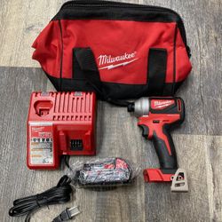 MILWAUKEE 2850-22CT M18 18V Brushless 1/4” Impact Driver Kit with 2.0Ah Battery & Charger