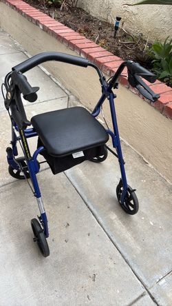Walker with seat