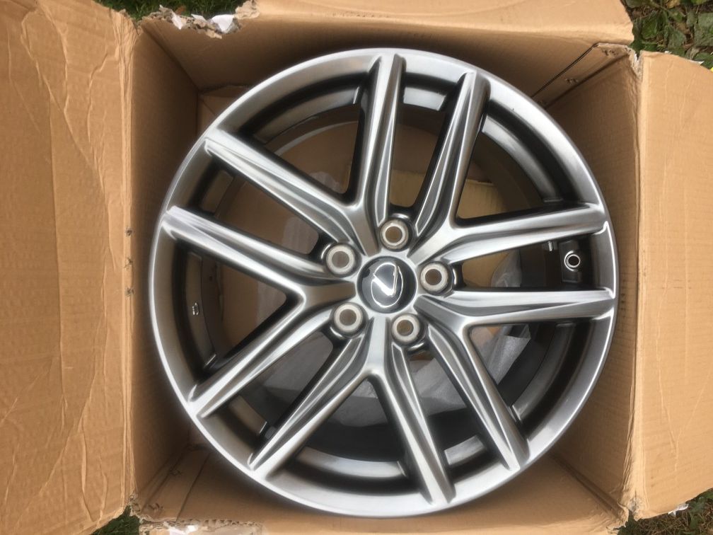 2014-present is250 fsport Oem front wheel.