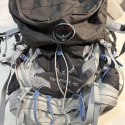 OSPRAY TEMPEST 40 HIKING BACKPACK 