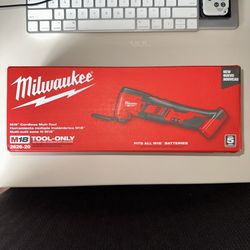 Milwaukee M18 Cordless Oscillating Multi-Tool