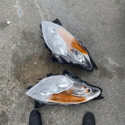 2007-2009 Nissia Altima Couple Passenger & Driver Headlights For a Coupe