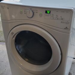 White Whirlpool dryer 