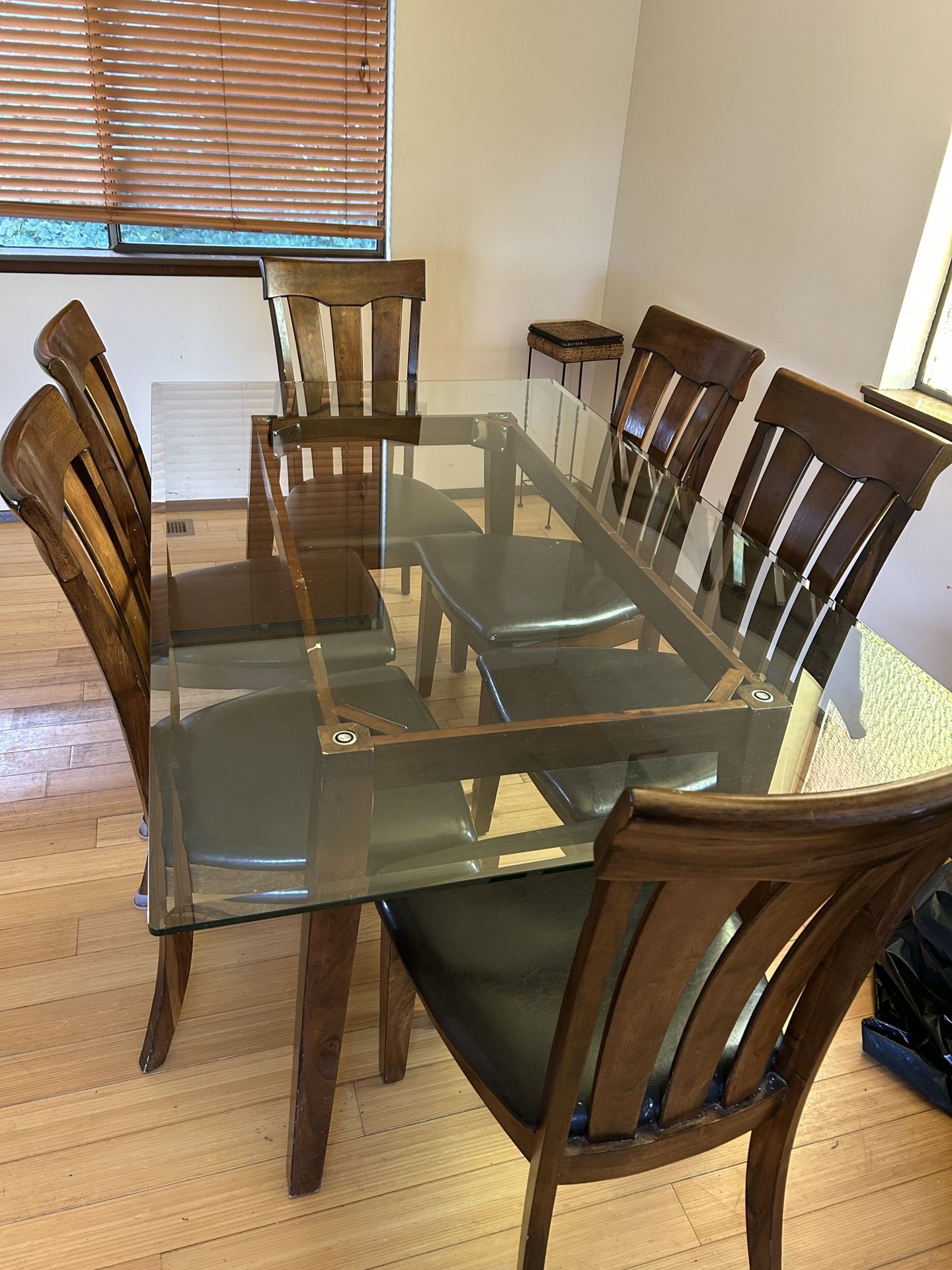 Glass table and 6 chairs