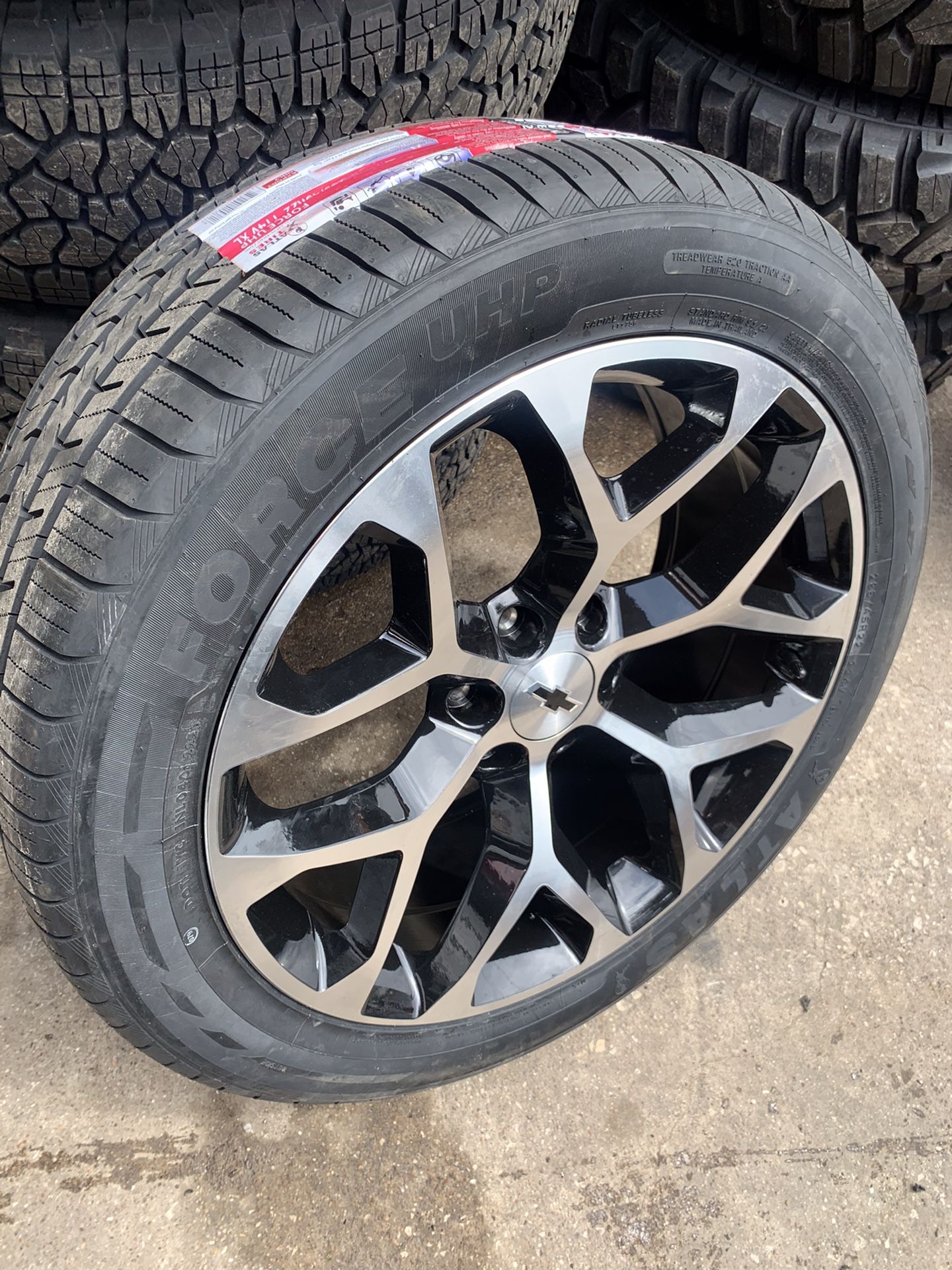New 22” black snowflake rims and new tires 22 Snow flake Wheels 22s Replica Replicas Rines y Llantas Oem factory’s factory original Take offs off tak