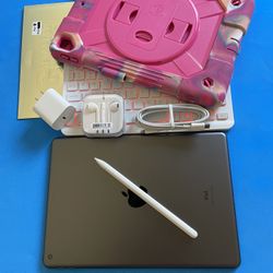 Apple IPad 7th Generation (10.2” Retina / IOS 18 / Touch ID ) 32GB with stylus pen, keyboard, case  & Accessories (128GB $249) 