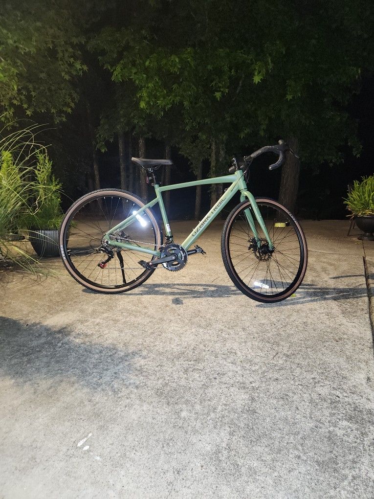 OZARK TRAIL G.1 EXPLORER GRAVEL BIKE