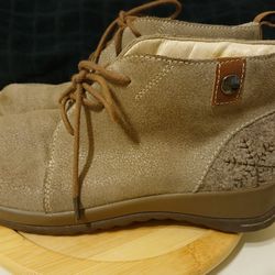 Women's Jambu Memory Foam Leather Boots Size 8