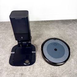 iRobot Roomba i3 Wi-Fi Vacuum Cleaner w/ Self Emptying Base
