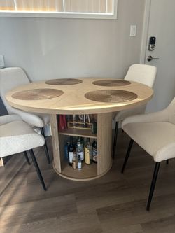47 In Round Dining Table