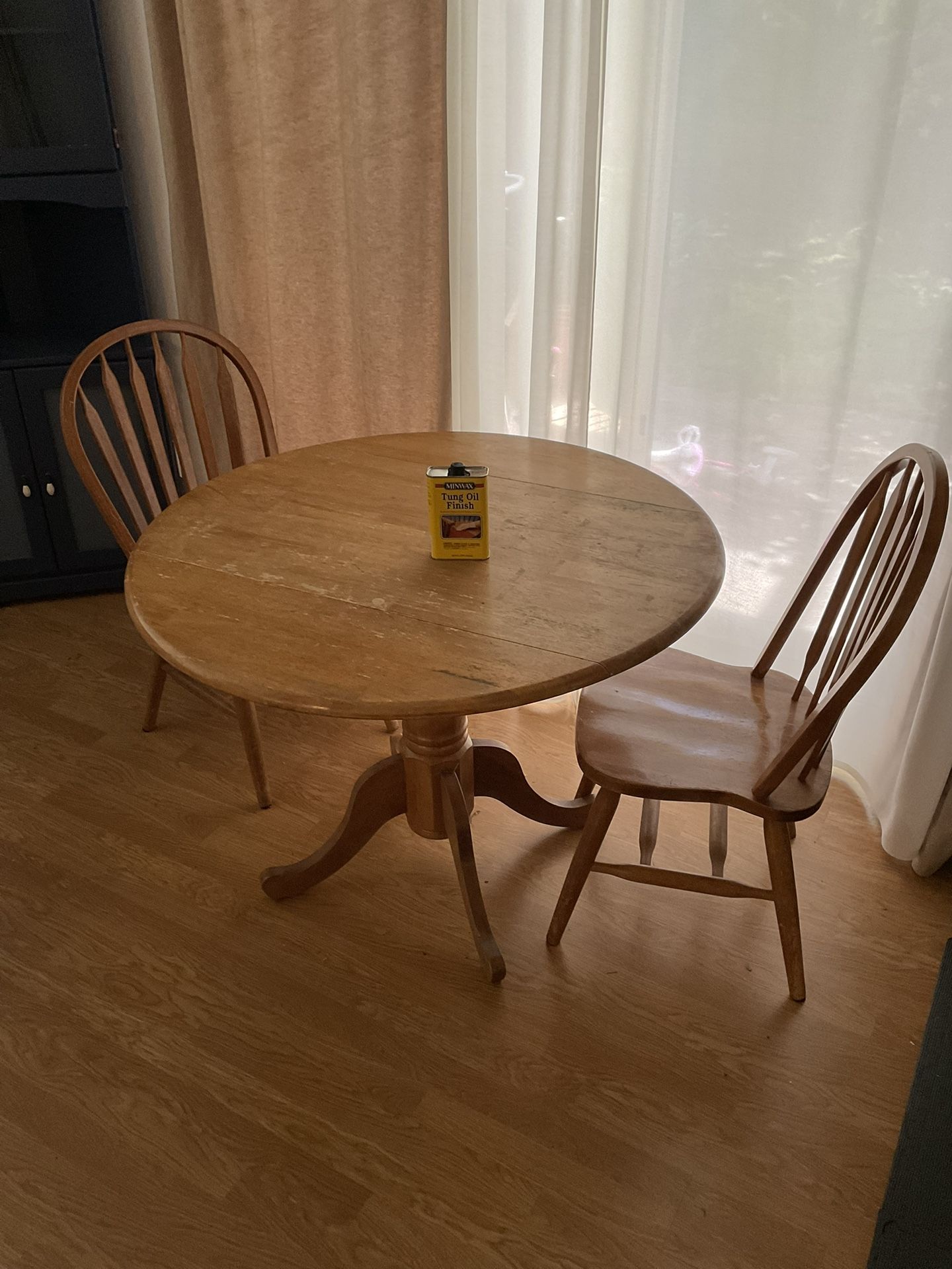 Table And Chairs - Pick Up In McMinnville