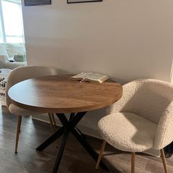 Dining Table & Chairs 