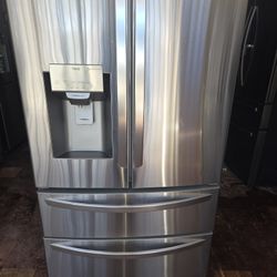 Refrigerador LG De 4 Puertas Color Silver 