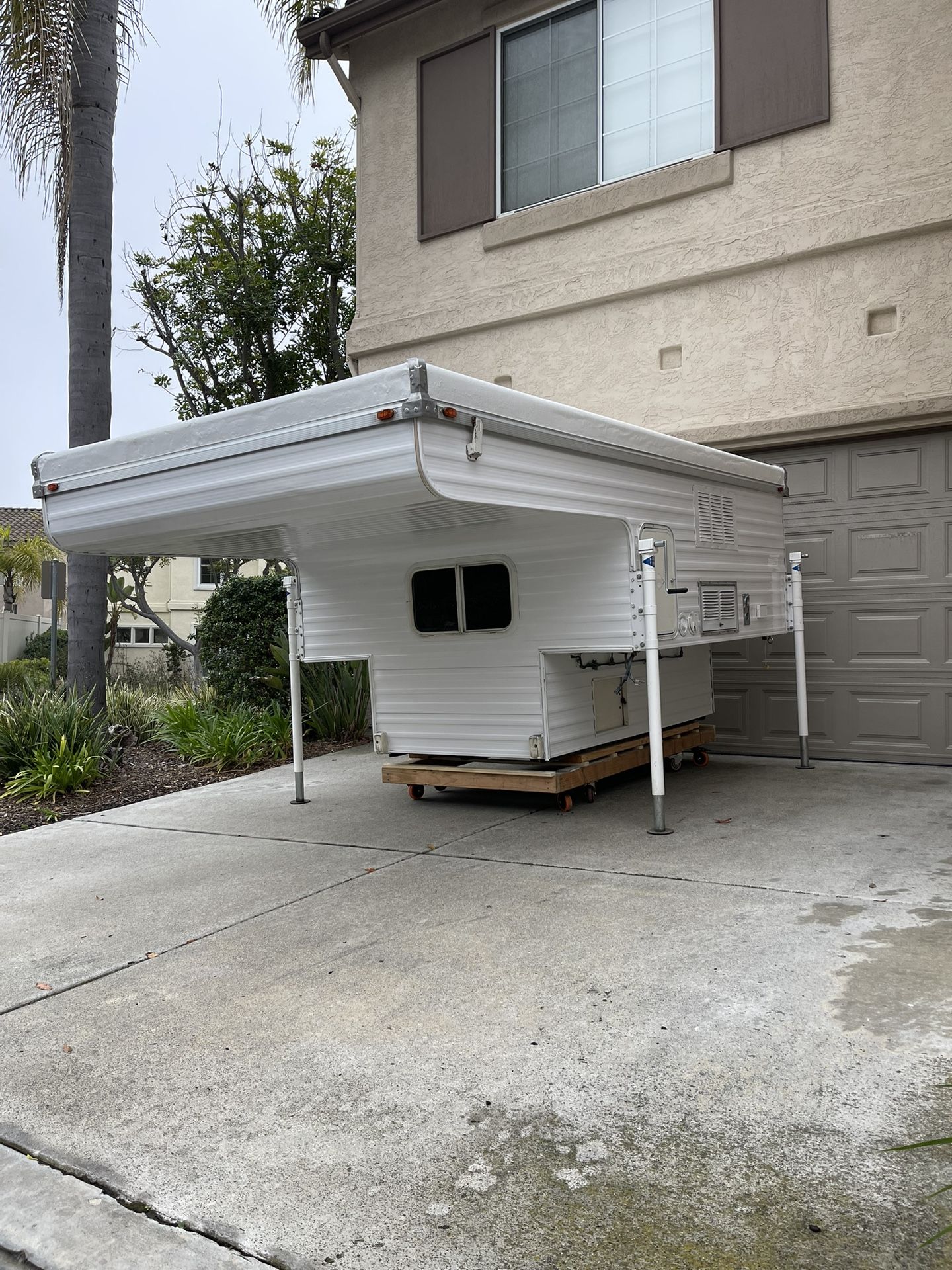Pop Up Truck Camper
