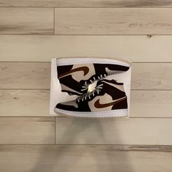 Jordan 1 Mid Oatmeal W Size 9W Brand New