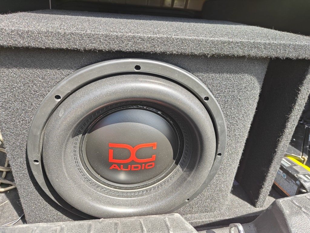 DC Audio LVL 3 12 Like New With Ported Box