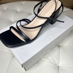 Black Strappy Heels Size 7 *BRAND NEW*