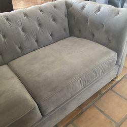 One Beautiful Sofá / Ascent Sofa