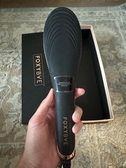 Hair straightener brush