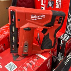 Milwaukee M12 T50 Stapler 