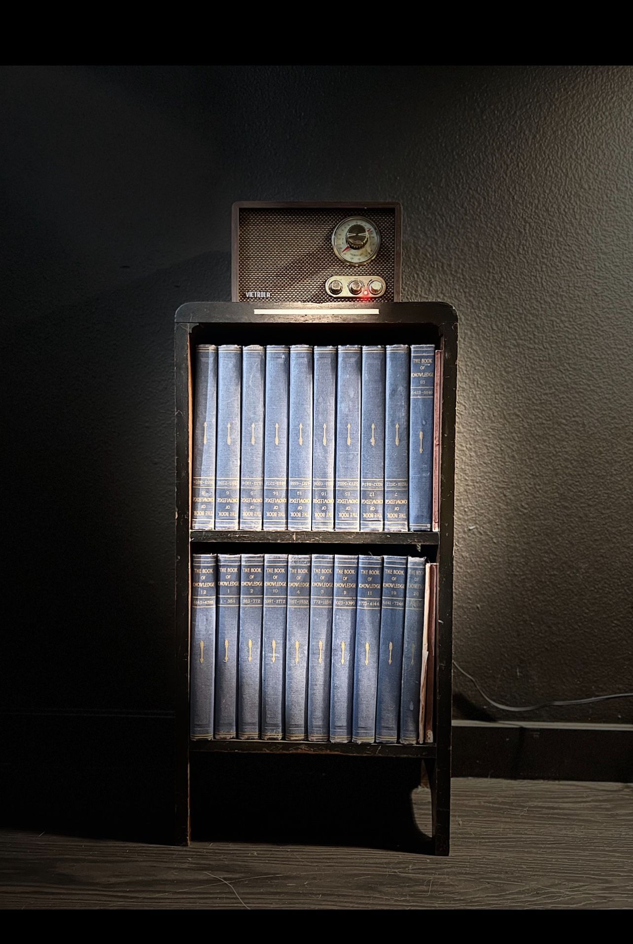 Antique Rare 1920s Book of Knowledge Complete set & Bookcase 