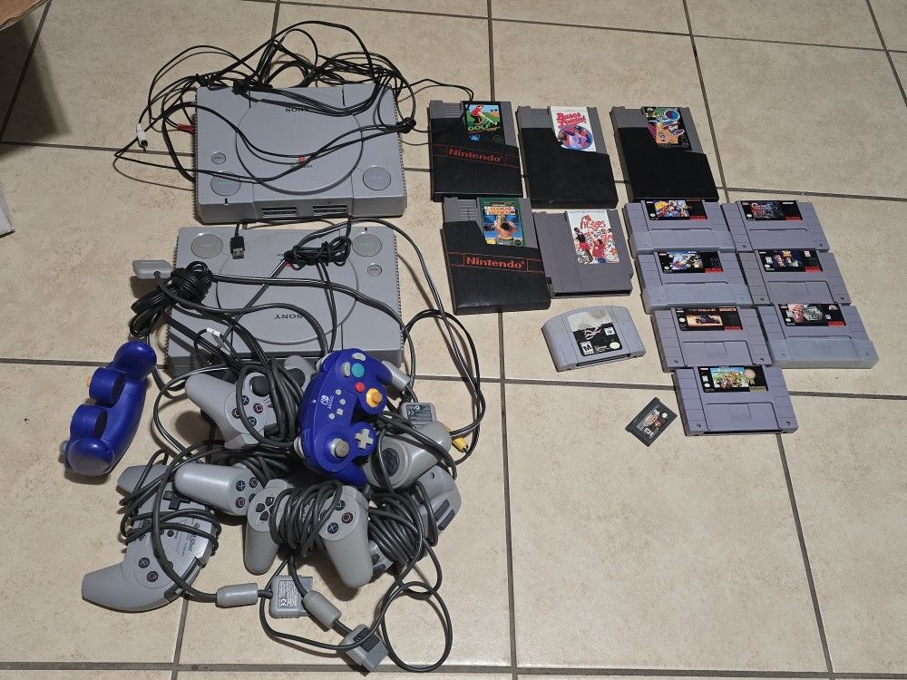 Bundle Of Games And PS1 Take Everything For $150