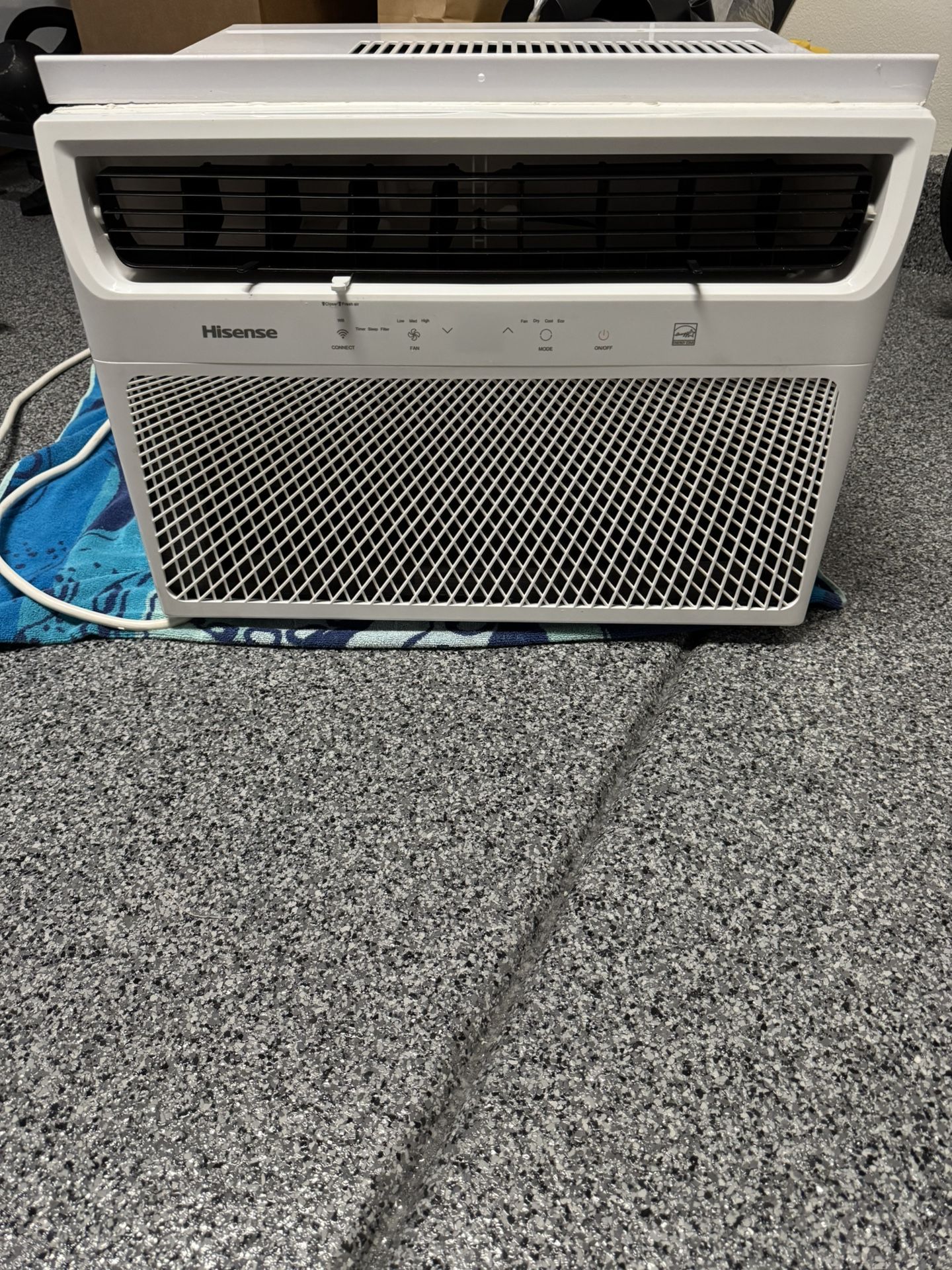 Hisense Window Air Conditioner with remote