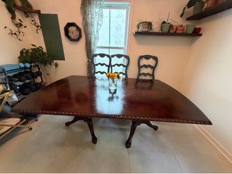 Dinning room table