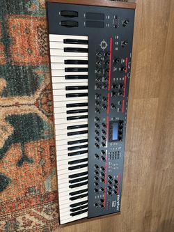 Dave Smith Instruments Prophet 12 61-Key 12-Voice Polyphonic Synthesizer