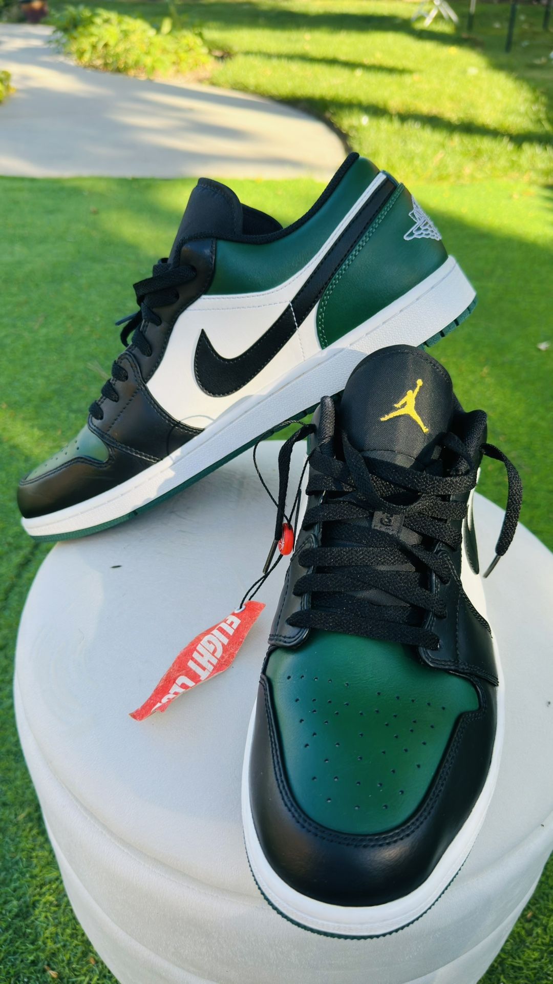 AIR JORDAN 1 LOW 'GREEN TOE'Noble Green/Pollen/White/Black