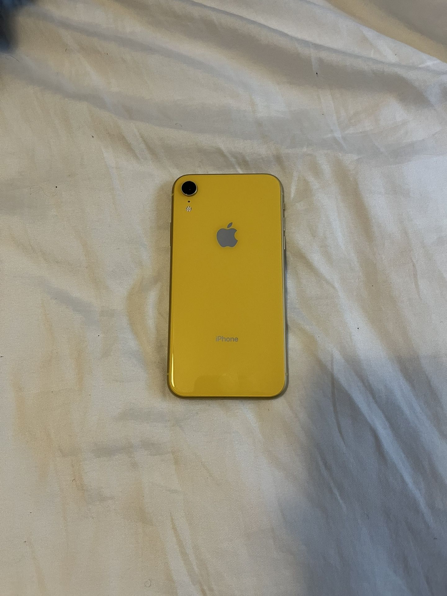 iPhoneXR 128GB イエロー Amazon.com: Apple iPhone XR, US Version, 128GB, Yellow